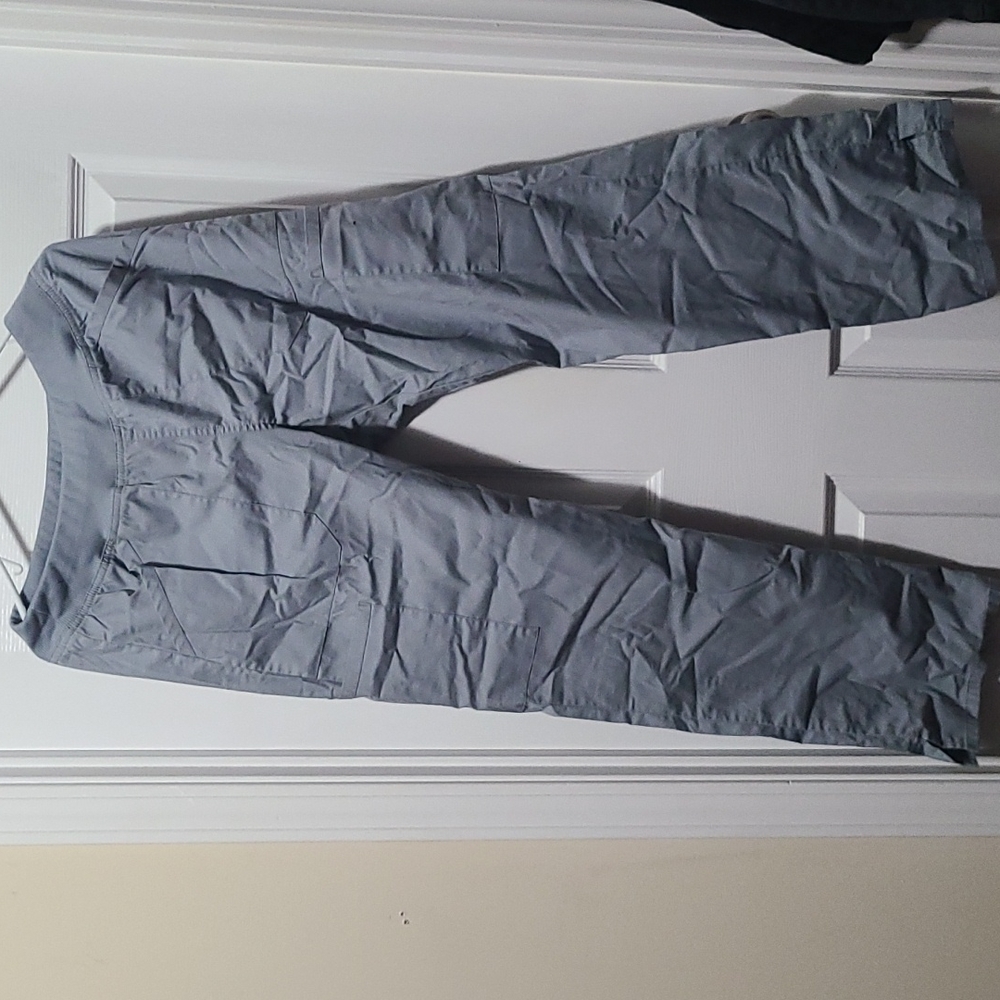Women's medical scrubs